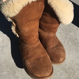 Ugg Bailey button